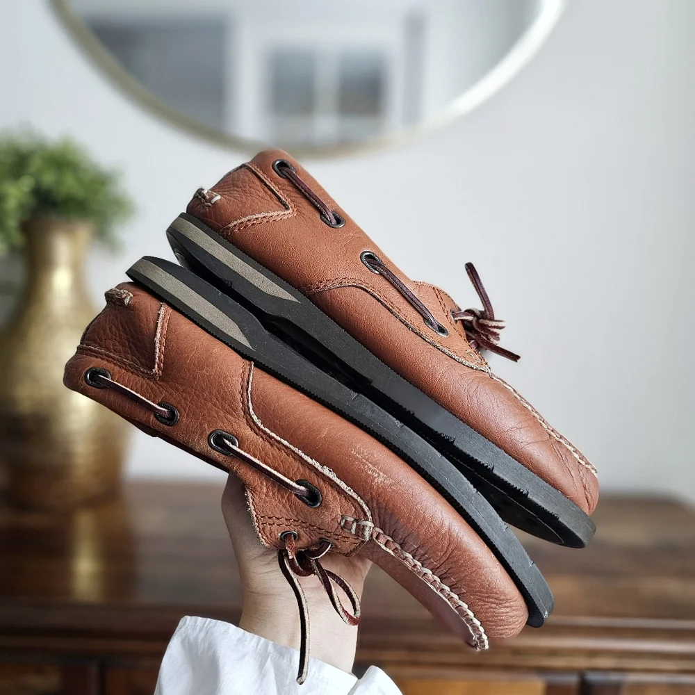 Clarks Brown Leather Boat Shoes Men’s 9M Classic Moc Toe Loafers